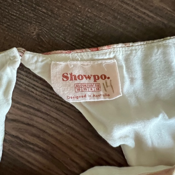 Showpo floral backless crop top - Picture 2 of 5